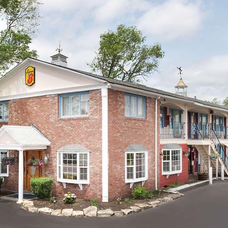 Super 8 by Wyndham Sturbridge Hotel Eksteriør billede