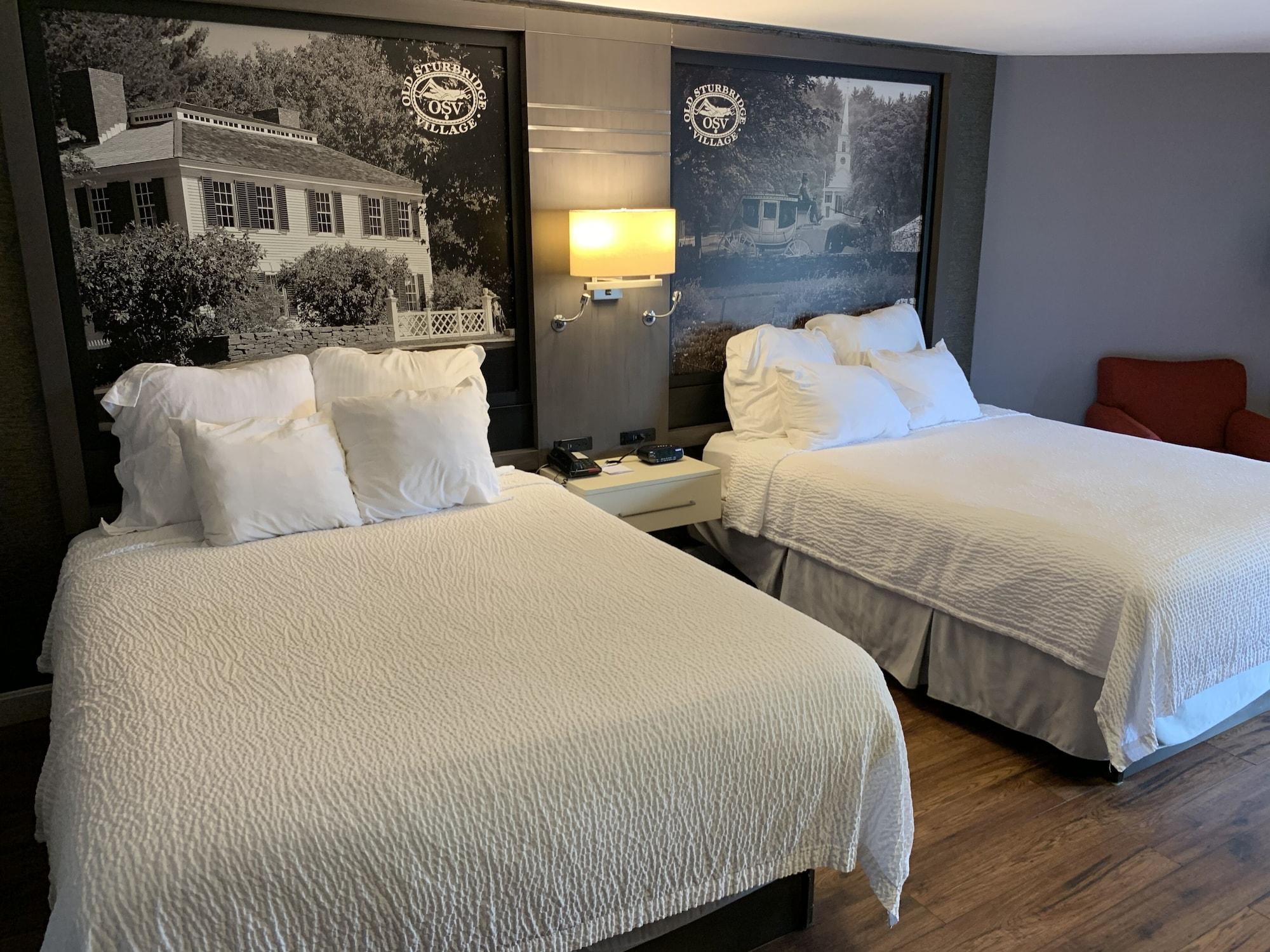 Super 8 by Wyndham Sturbridge Hotel Eksteriør billede