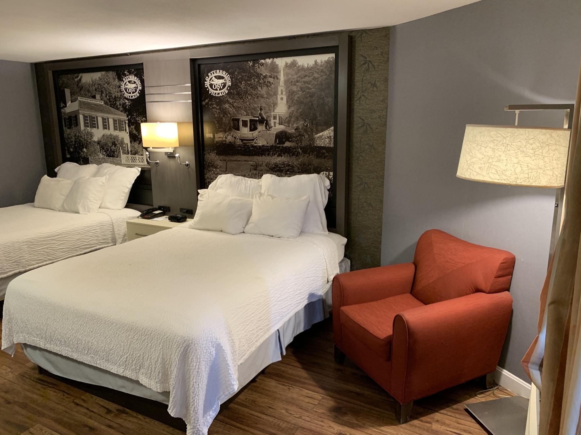 Super 8 by Wyndham Sturbridge Hotel Eksteriør billede