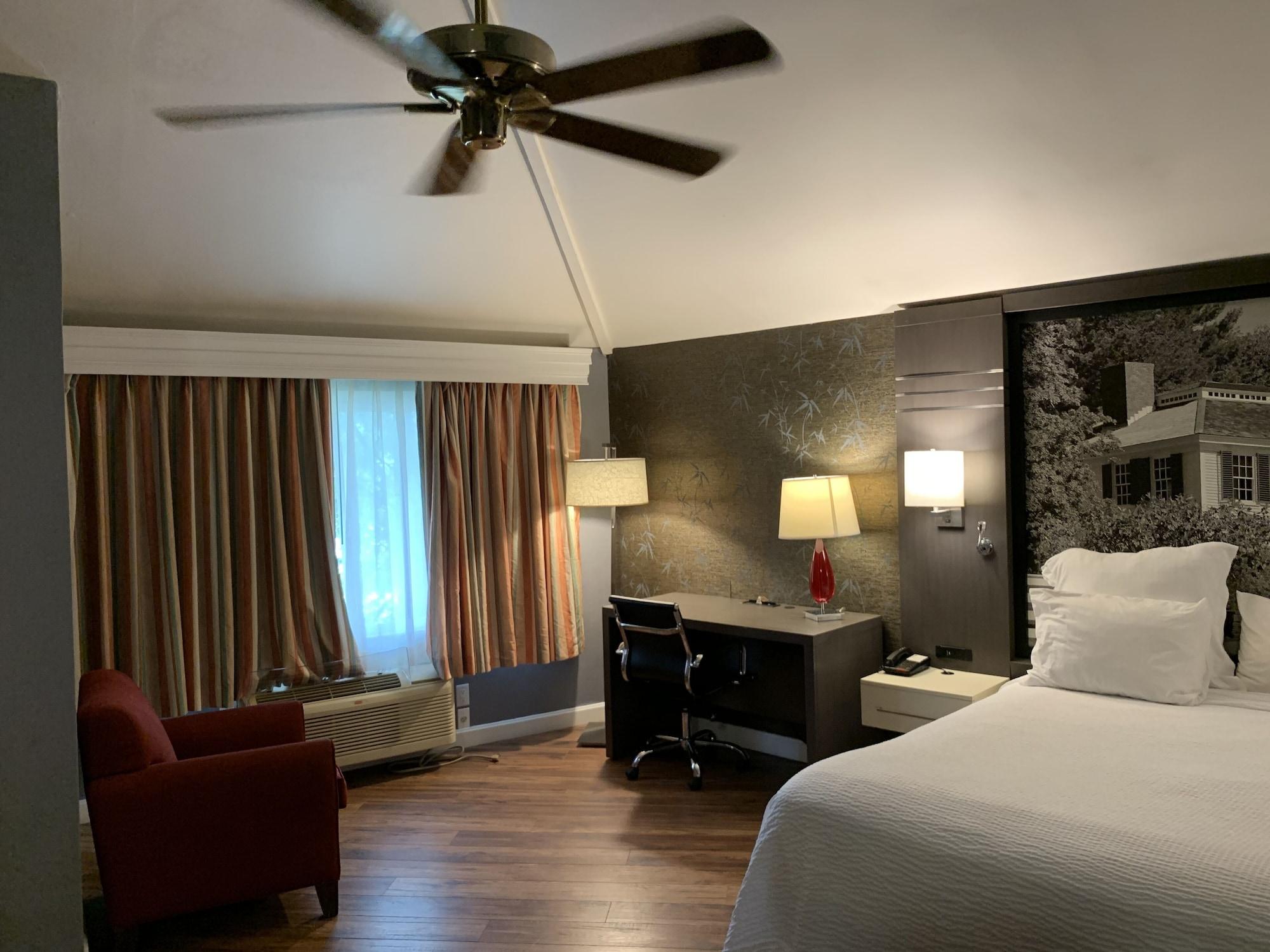 Super 8 by Wyndham Sturbridge Hotel Eksteriør billede