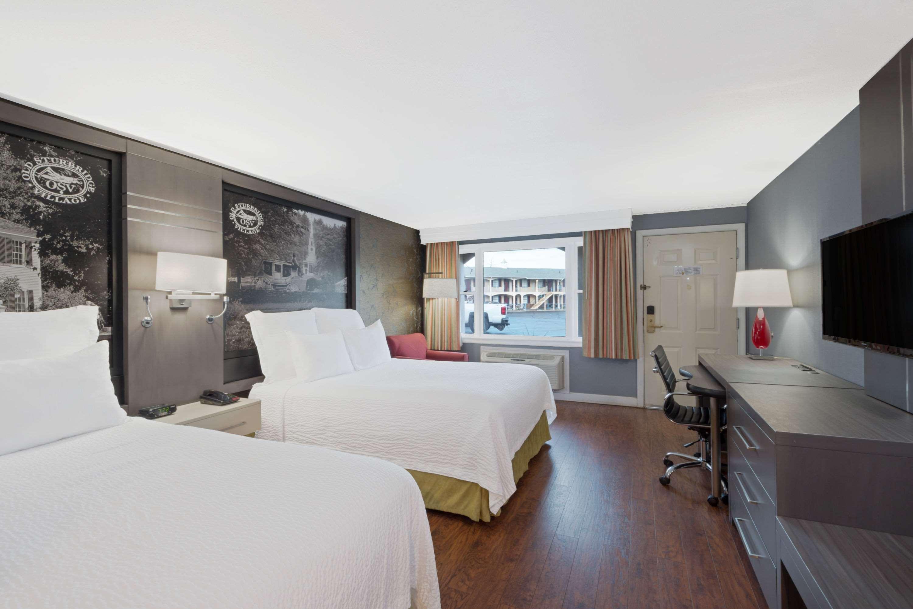 Super 8 by Wyndham Sturbridge Hotel Eksteriør billede