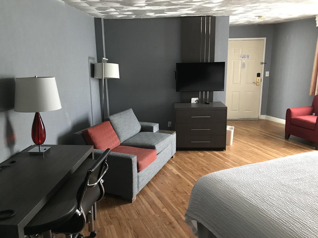 Super 8 by Wyndham Sturbridge Hotel Eksteriør billede