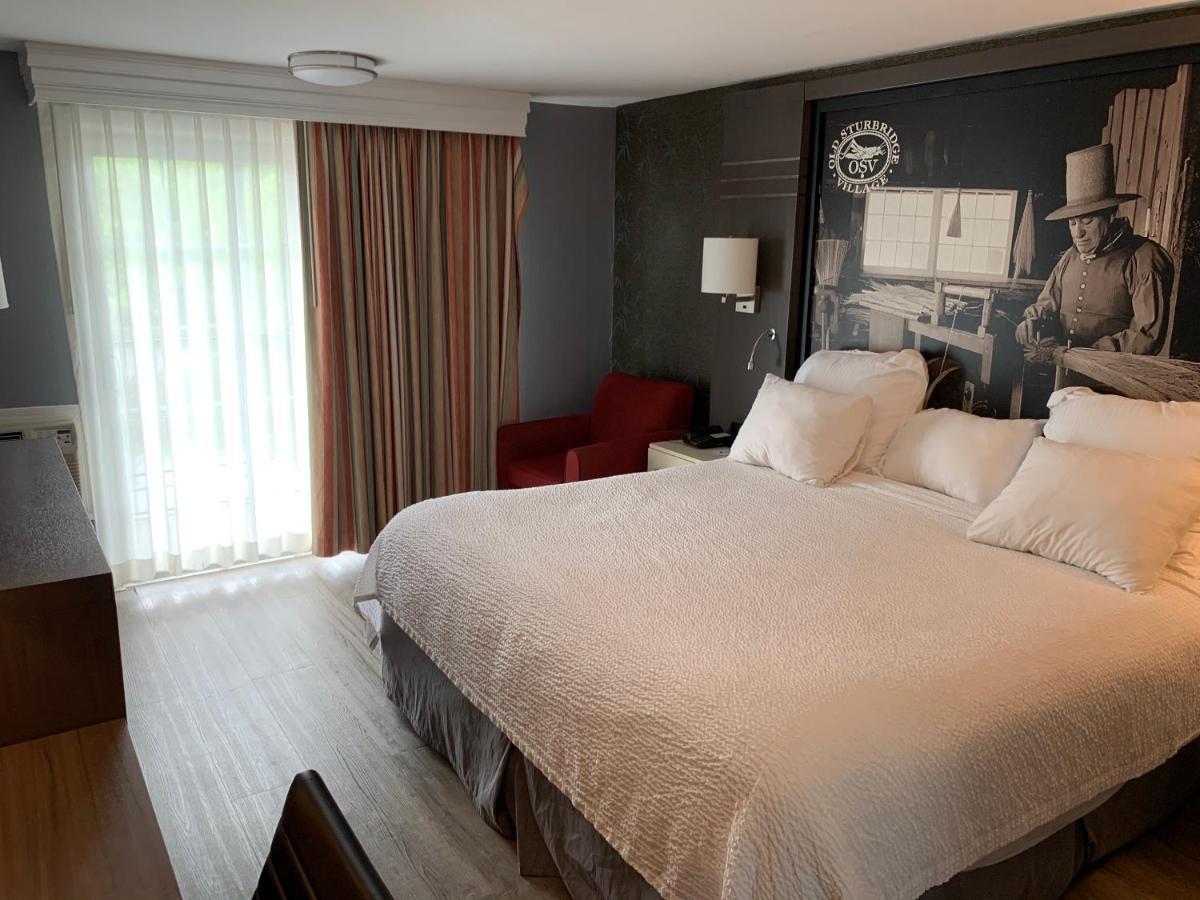 Super 8 by Wyndham Sturbridge Hotel Eksteriør billede